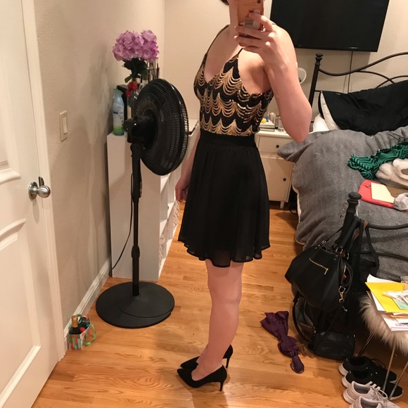 Gold and black sequin dress - Picture 3 of 6